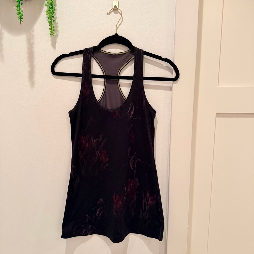 Lululemon Black Floral Midnight Iris Cool Racerback Women's Tank Top Size 6